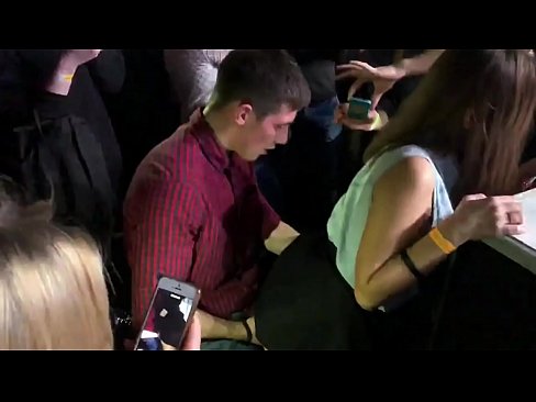 ❤️ Tikras seksas rusų naktiniame klube. 18-metė rusų mergina išangėje ir makštyje dulkinama naktiniame klube ❌ Dulkinimo video prie mūsų lt.pornokey.ru ❌